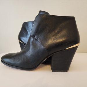 Cole Haan Black Leather Ankle Booties w/Gold accent Women's Size 10B